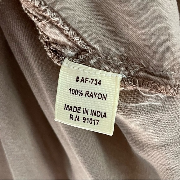 Solitaire Boho Peasant Embroidered 3/4 Sleeve Tassel Neck Blouse Brown Tan Small - Picture 8 of 9